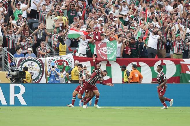 기뻐하는 플루미넨시 선수들