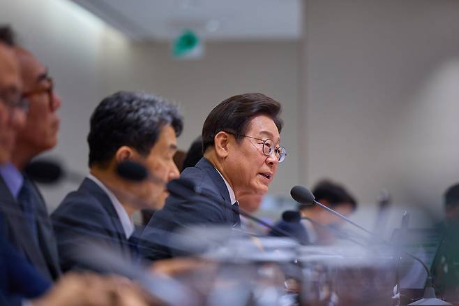 이재명 대통령이 지난 19일 서울 용산 대통령실청사에서 제26회 국무회의를 주재하고 있다./이재명 대통령 SNS