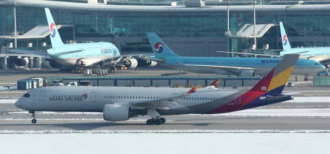 지난 21일 인천공항에서 일본 나리타로 향하던 아시아나항공 여객기 엔진에 불문게 발생해 1시간만에 긴급 회항했다. 사진은 기사와 직접적인 관련 없음. /사진=뉴스1