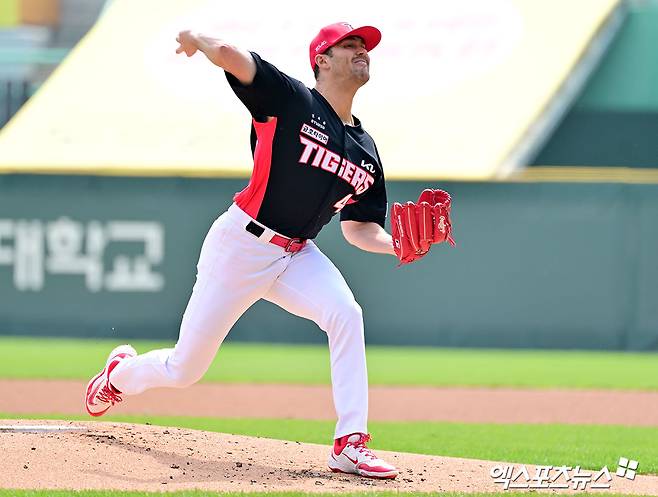 11일 오후 인천SSG랜더스필드에서 열린 '2025 신한 SOL Bank KBO리그' KIA 타이거즈와 SSG 랜더스의 경기, 1회말 KIA 선발투수 네일이 공을 힘차게 던지고 있다. 엑스포츠뉴스 DB