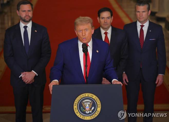 대국민 연설하는 도널드 트럼프 대통령 (워싱턴DC UPI=연합뉴스) 21일(현지시간) 도널드 트럼프 미국 대통령이 워싱턴DC 백악관에서 대국민 연설을 하고 있다. 2025.6.21