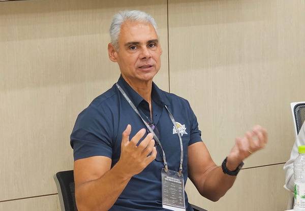 레오나르도 아폰소 의정부 KB손해보험 감독.