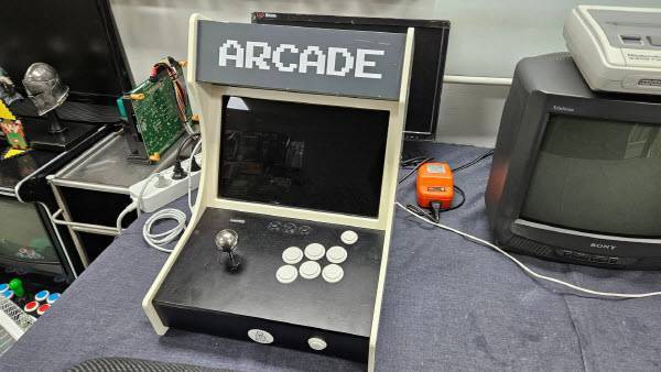 콜렉터보다 플레이어로님이 증정하신 바탑 게임기!