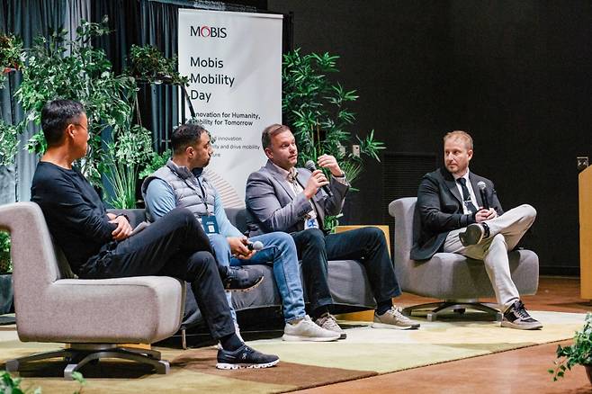 현대모비스가 미국 디트로이트에서 개최한 '모비스 모빌리티 데이'에서 글로벌 스타트업, 완성차, 학계, 투자자들과 신기술과 미래 모빌리티 트렌드를 공유했다. /사진제공=현대모비스