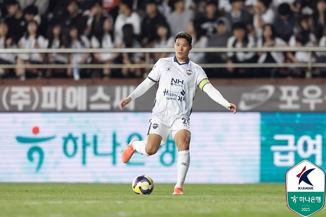 김천 유니폼 입고 뛰는 박승욱. 사진 | 한국프로축구연맹