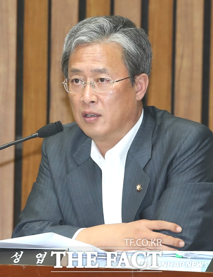 이재명 대통령은 24일 "고 유성엽 전 의원님의 명복을 빈다"며 애도의 뜻을 표했다. 고 유 전 의원. /더팩트 DB