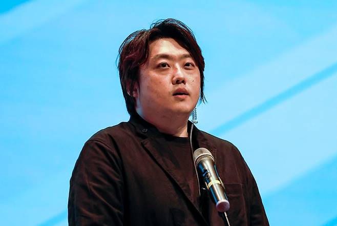 박단 대한전공의협의회 비상대책위원장이 지난달 17일 서울 강남구 코엑스에서 열린 2025 젊은의사포럼에서 개회사를 하고 있다. /뉴시스