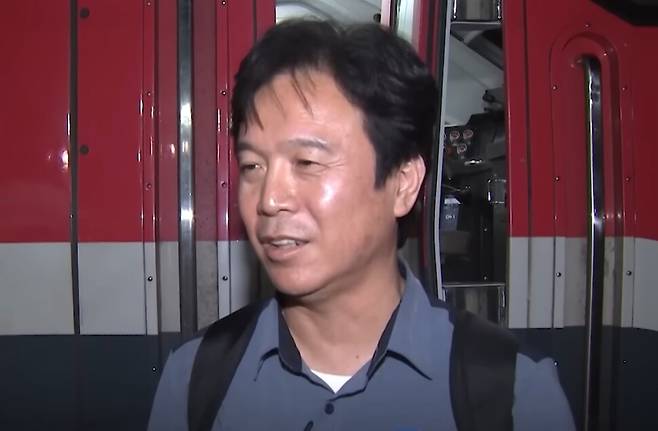 23일 열차 운행을 마친 김영훈 고용노동부 장관 후보자. 엠빅뉴스 갈무리