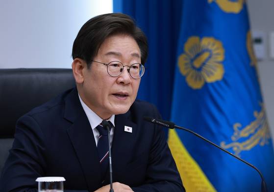 이재명 대통령이 23일 용산 대통령실에서 제1차 수석보좌관회의를 주재하고 있다. 김현동 기자