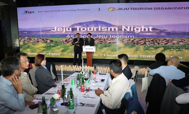 제주특별자치도와 제주관광공사는 아시아태평양 지역 고위 공무원들과 전문가들 앞에서 지난 10여 년간 제주가 실천해온 로컬관광 정책의 전환과 실행 사례를 공유했다.