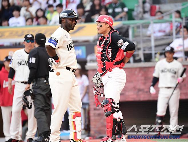 22일 인천 SSG랜더스필드에서 열린 SSG와 KIA의 경기. 7회말 타석에서 불만을 나타내는 SSG 에레디아. 인천=송정헌 기자songs@sportschosun.com/2025.06.22/
