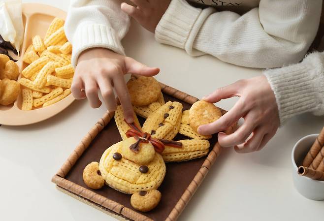 신라스테이의 ‘해피 쿠키 베어’ 패키지. 각 사 제공