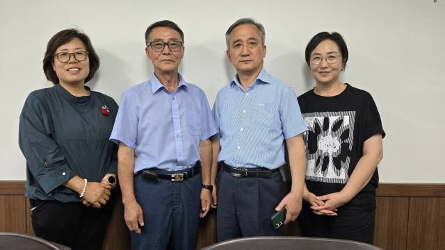 김정숙 6·25 홍천군지회 준회원(유가족) 대표, 최해철 홍천군재향군인회장, 정병수 홍천군재향군인회 사무국장, 김경미 6·25 홍천군지회 사무과장.