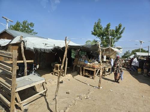 카메룬 미나와오 난민캠프의 가판대 (마요차나가<카메룬>=연합뉴스) 노재현 기자 = 지난 11일(현지시간) 카메룬 최북단주 마요차나가 지역에 있는 미나와오 난민캠프. 2025.6.24 nojae@yna.co.kr