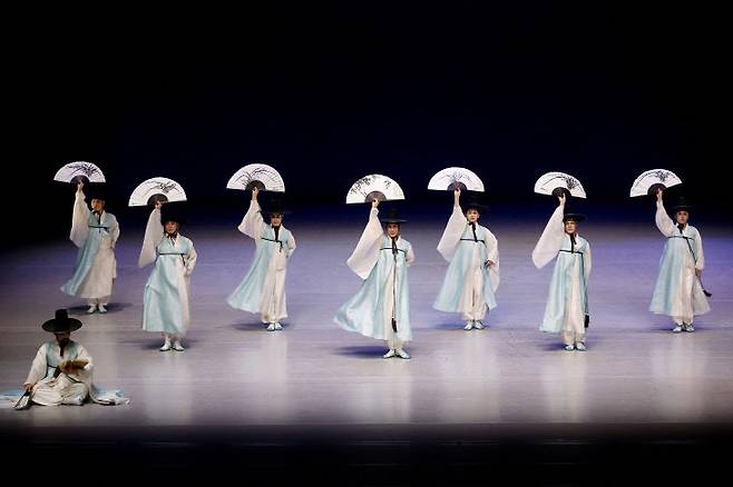 대전시립무용단의 대전 양반춤 무대./사진=대전시립무용단 제공