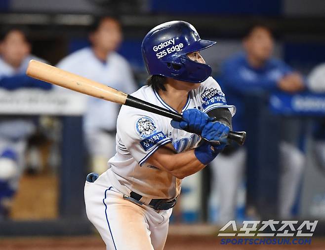 29일 대구 라이온즈파크에서 열린 롯데-삼성전. 8회말 무사 김성윤이 안타를 치고 있다. 대구=정재근 기자 cjg@sportschosun.com/2025.5.29/