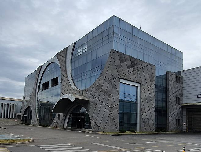 와이엠 본사 전경.