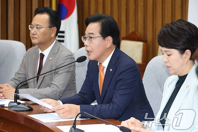 송언석 국민의힘 원내대표가 27일 오전 서울 여의도 국회에서 열린 원내대책회의에서 발언하고 있다. 2025.6.27/뉴스1 ⓒ News1 이광호 기자