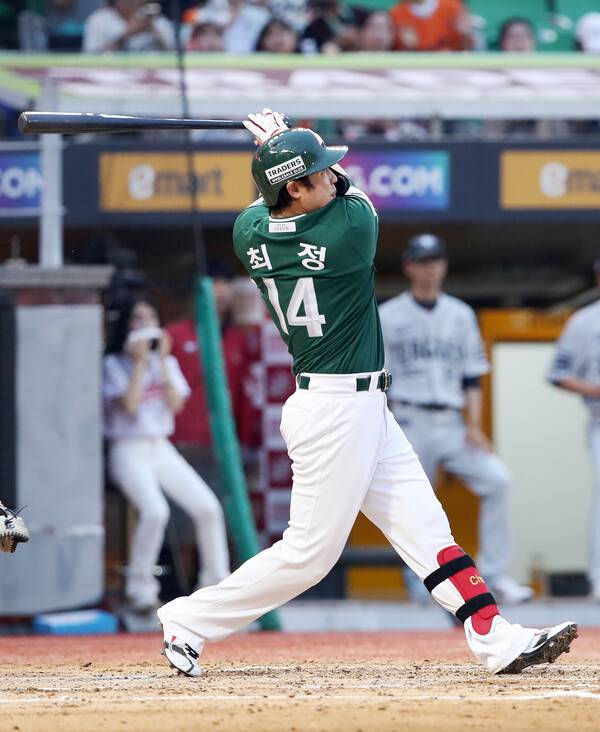 SSG 랜더스 3루수 최정. 사진┃SSG 랜더스