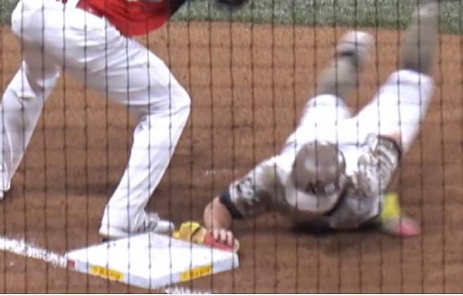 KBO 비디오판독실 공개 영상 캡쳐. 사진=KBO