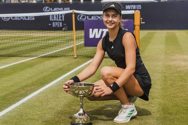 지난 주 일클리오픈에서 첫 WTA 125 타이틀을 들었던 요비치 (사진/일클리오픈 SNS)