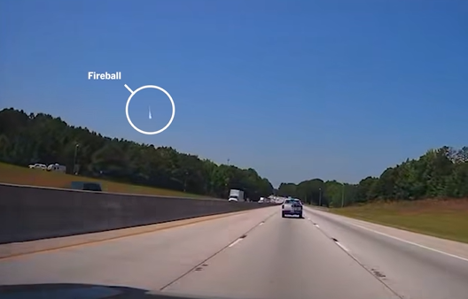 26일(현지시간) 미국 사우스캐롤라이나, 조지아, 테네시 상공에서 발견된 미스터리한 불덩어리. 뉴욕타임스 제공