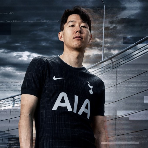 ▲ 유니폼 모델도 무조건적인 잔류로 이어지지 않을 것이라는 예상이 나오는 이유다. '풋볼런던'은 "손흥민이 다음 시즌에도 이 유니폼을 입을지는 확실치 않다"며 "언제든지 토트넘을 떠날 수 있는 상황"이라고 말했다. ⓒ 토트넘 홋스퍼
