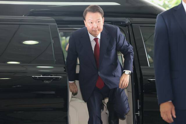 윤석열 전 대통령이 28일 오전 내란특검 조사를 받기 위해 서울 서초구 서울고검에 출석하고 있다. 김영원 기자 forever@hani.co.kr