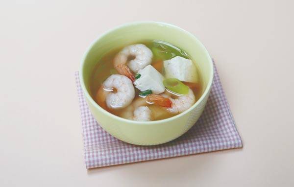 '달곰삼삼네 삼 남매 집밥 레시피' 속 두부새우국 사진./비타북스 제공