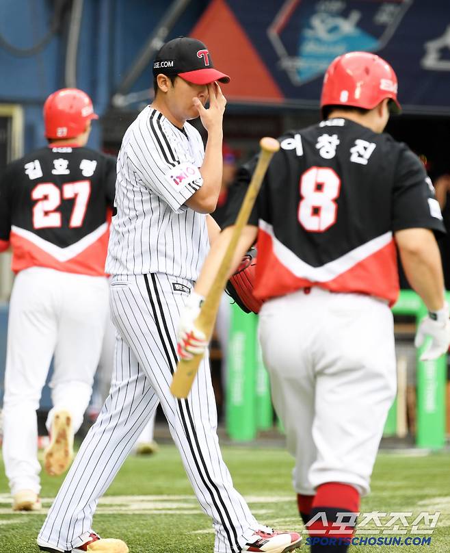 28일 잠실구장에서 열린 LG 트윈스와 KIA 타이거즈의 경기. LG 송승기가 숨을 고르고 있다. 잠실=박재만 기자 pjm@sportschosun.com/2025.06.28/