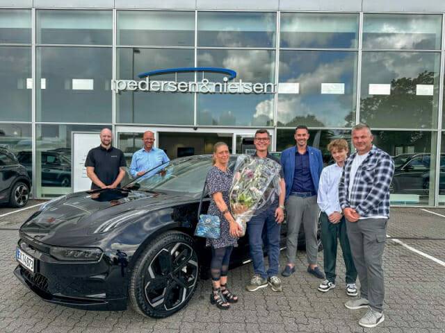 덴마크 첫 지커 구매 고객 (사진=지커)