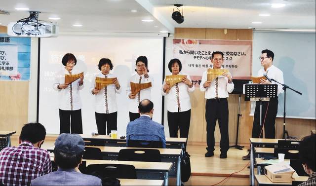 부산 호산나교회 일본어 예배부의 최근 주일 특별 찬양 모습. 교회 제공