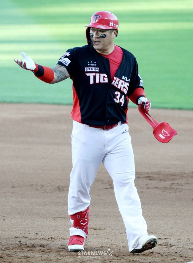 또 멀티히트 경기를 만든 최형우. /사진=김진경 대기자