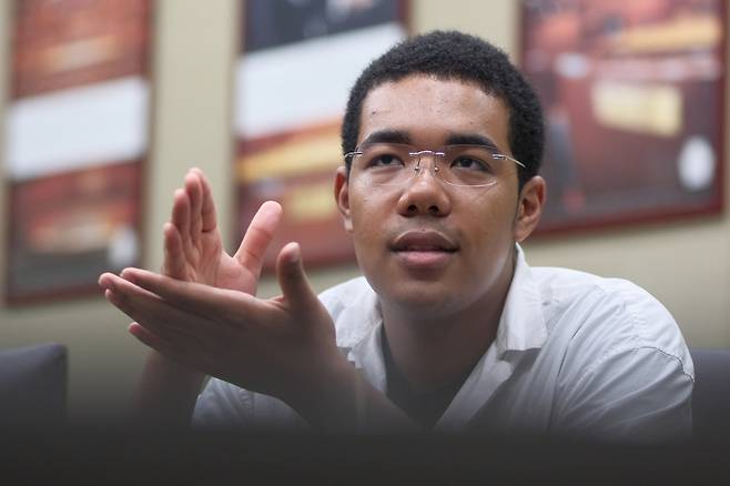 연합뉴스와 인터뷰 하는 작곡가 이하느리 (서울=연합뉴스) 류효림 기자 = 이하느리 작곡가가 지난 27일 서울 서초구 예술의전당에서 질문에 답하고 있다. 2025.6.29. ryousanta@yna.co.kr