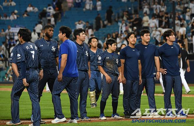 15일 대구 라이온즈파크에서 열린 삼성 라이온즈와 KT 위즈의 경기. 패한 삼성 선수들이 아쉬워하고 있다. 대구=박재만 기자 pjm@sportschosun.com/2025.06.15/