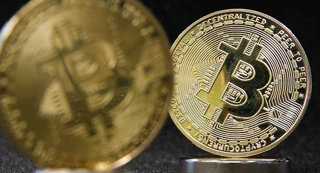 가상의 비트코인 동전/ 뉴스1