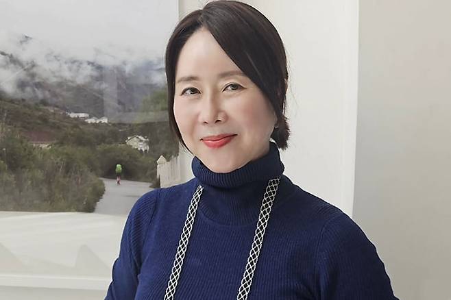 아나운서 출신 방송인 윤영미(63)가 월세 인상으로 속상했던 마음을 다잡았다고 고백했다./사진=윤영미 인스타그램