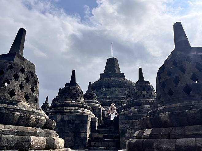 보로부두르의 부도탑.