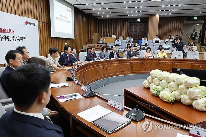 '국민청문회'서 발언하는 송언석 원내대표 (서울=연합뉴스) 박동주 기자 = 국민의힘 송언석 원내대표가 30일 국회에서 열린 김민석 국무총리 후보자 국민청문회에서 발언하고 있다. 2025.6.30 pdj6635@yna.co.kr