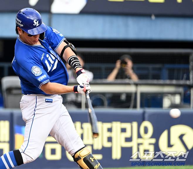 1일 잠실야구장에서 열린 삼성과 두산의 경기, 2회초 1사 1루 삼성 강민호가 선제 2점홈런을 치고 있다. 잠실=허상욱 기자wook@sportschosun.com/2025.07.01/