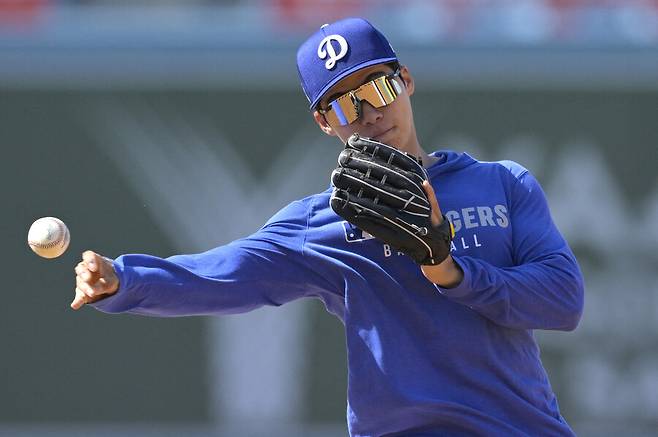 ▲ 내야 수비 훈련 중인 김혜성 ⓒ연합뉴스