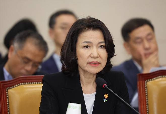 이진숙 방송통신위원장이 지난달 27일 국회 과학기술정보방송통신위원회 전체회의에서 의원질의에 답하고 있다. (사진=연합뉴스)