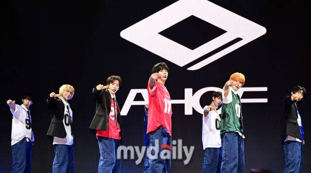 그룹 아홉(AHOF). / 사진 = 유진형 기자 (zolong@mydaily.co.kr)