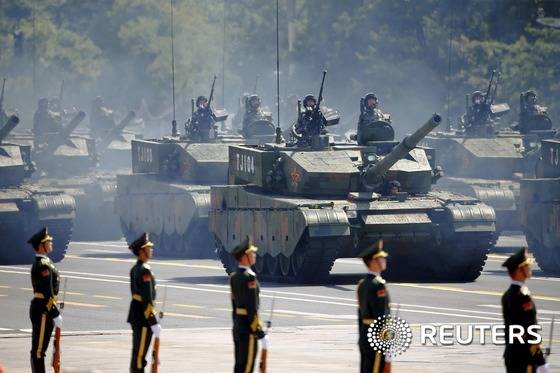 지난 2015년 베이징 톈안문광장에서 펼쳐진 중국 항일전쟁 승전 70주년 기념 전승절 열병식의 모습 ⓒ 로이터=뉴스1