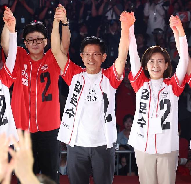 왼쪽부터 한동훈 국민의힘 전 대표, 김문수 고용노동부 전 장관, 나경원 의원ⓒ뉴시스