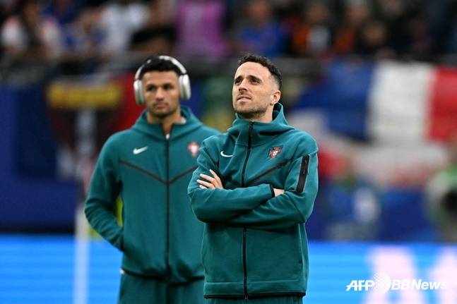 포르투갈 대표팀 공격수 디오고 조타(가운데). /AFPBBNews=뉴스1