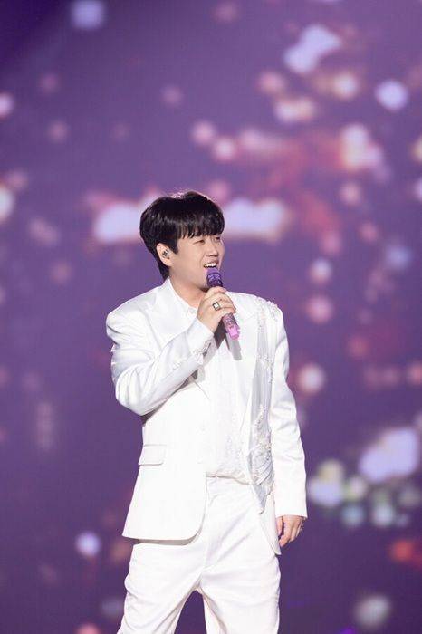 ⓒ가수 황영웅 / 사진제공=동방사회복지회