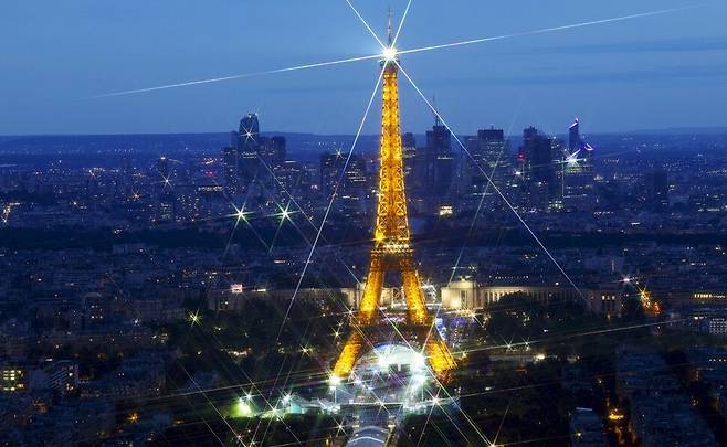 파리의 상징인 에펠탑과 트로카데로 광장 일대의 모습. 연합뉴스