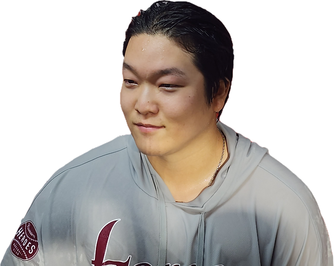 키움 박주성이 지난 1일 KT전 승리를 이끌고 축하 세리머니를 받은 뒤 인터뷰에 임하고 있는 모습. IS포토