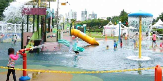 군포시 어린이를 위한 야외 물놀이터 모습. /사진제공=군포시